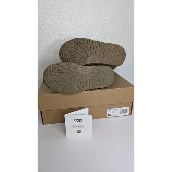 UGG Kids Classic Boots Size 2 Short Weather K/1019646K Chestnut 100% Authentic - Picture 9 of 12